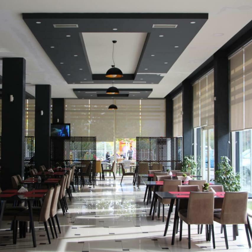 Hotel Auto Grill Roberti Tepelene Extérieur photo